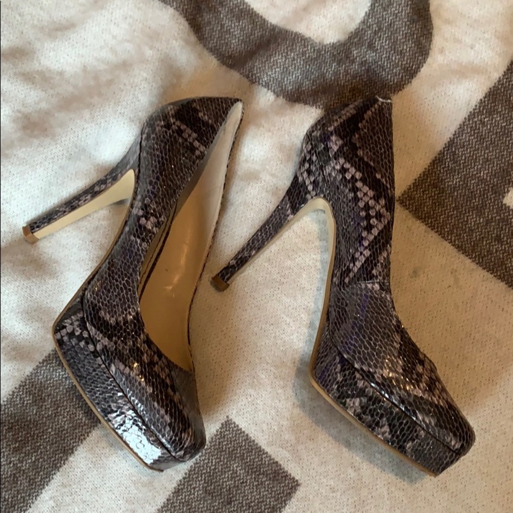 Nine West snake skin heel. Perfect condition!!